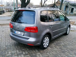 Volkswagen Touran foto 5