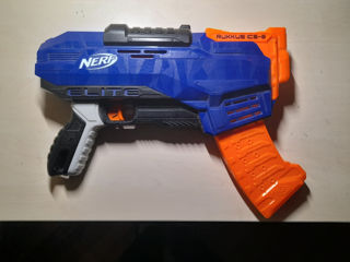 Оригинальный пистолет Nerf Elite на 8 пулек