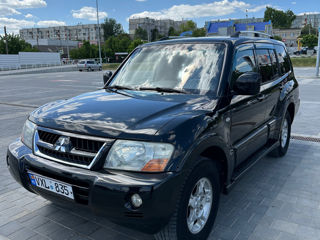 Mitsubishi Pajero фото 3