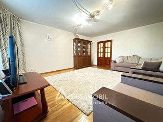 Apartament cu 3 camere, 96 m², Buiucani, Chișinău foto 4