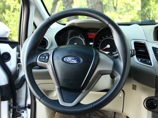 Ford Fiesta foto 6