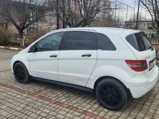 Mercedes B-Class foto 3