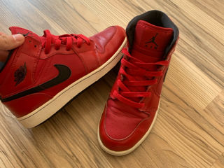 Nike air Jordan 1 mid gym red