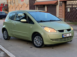 Mitsubishi Colt foto 2