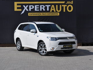 Mitsubishi Outlander foto 1