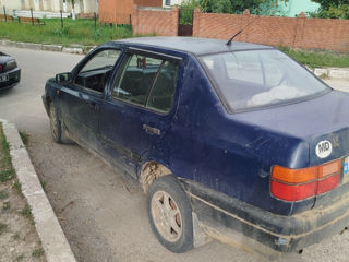 Volkswagen Vento foto 2