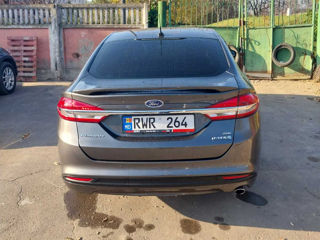 Ford Fusion foto 2