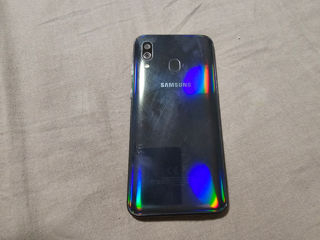 Samsung a40  4/64 foto 3