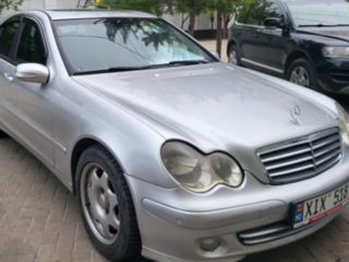 Mercedes C-Class foto 4