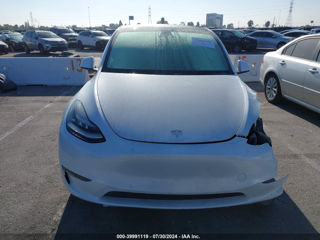 Tesla Model Y foto 2