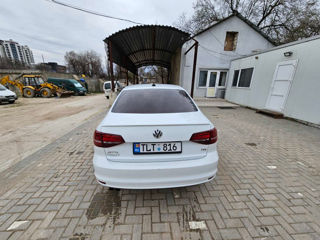 Volkswagen Jetta foto 1