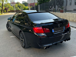 BMW 5 Series foto 2