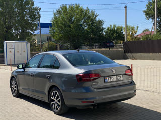 Volkswagen Jetta foto 5