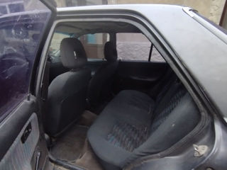 Mazda 323 foto 3