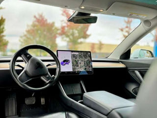 Tesla Model 3 foto 3