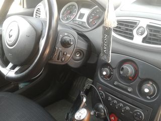 Renault Clio foto 6