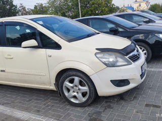 Opel Zafira foto 2