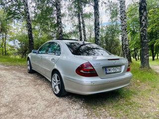 Mercedes E-Class фото 0