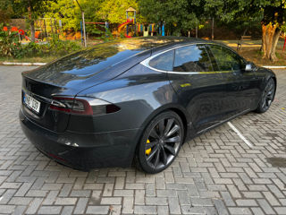 Tesla Model S foto 2