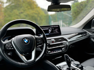 BMW 5 Series foto 10