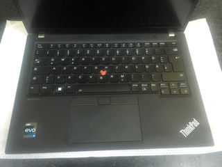 Lenovo T14s Gen 4   14 FHD - business foto 2