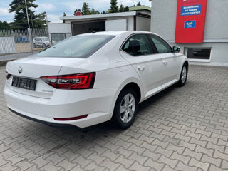Skoda Superb фото 3