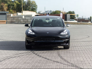 Tesla Model 3 foto 2