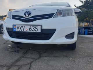 Chirie auto Prakat auto Chisinau  Prius Golf Skoda Auris Yaris Automat foto 9