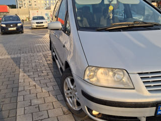 Volkswagen Sharan foto 1