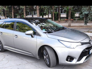 Toyota Avensis foto 3