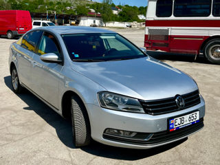 Volkswagen Passat foto 3