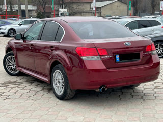 Subaru Legacy foto 3