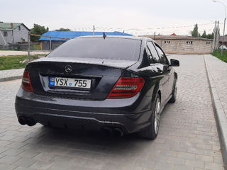 Mercedes C-Class foto 8