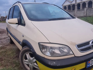 Opel Zafira foto 2