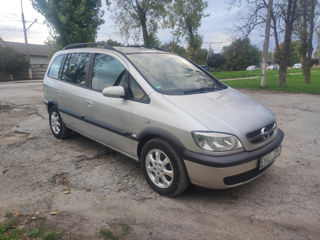 Opel Zafira foto 2