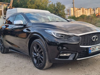 Infiniti Q30