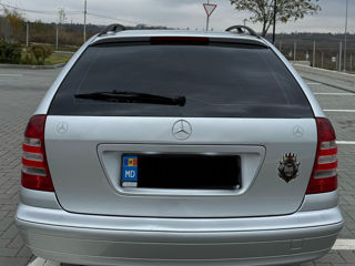 Mercedes C-Class foto 4