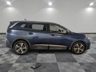 Peugeot 5008 foto 2