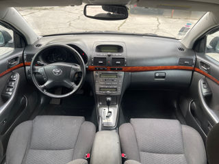 Toyota Avensis foto 10