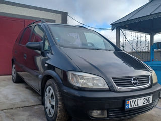 Opel Zafira foto 2