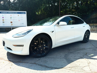 Tesla Model 3 foto 2