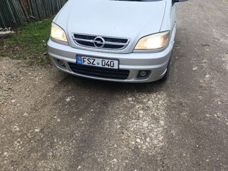 Opel Zafira foto 2