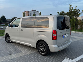 Peugeot Traveller foto 2