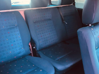 Volkswagen Caravelle foto 4