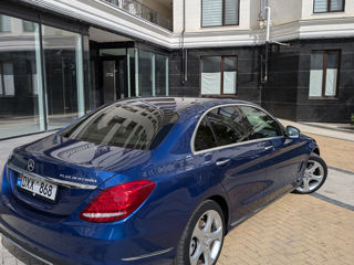 Mercedes C-Class foto 2