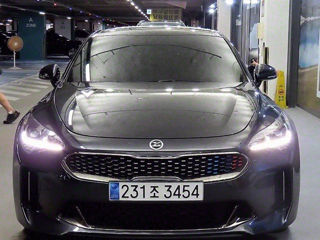 KIA Stinger foto 2