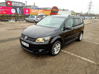 Volkswagen Touran foto 2