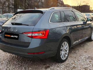 Skoda Superb foto 4