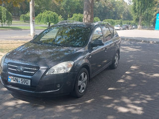 KIA Ceed Sw foto 3