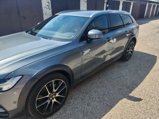 Volvo V90 Cross Country